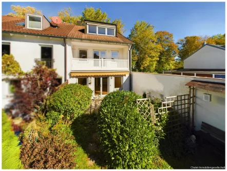 Ansicht Haus - Haus kaufen in München / Pasing-Obermenzing - CHARMANT - GEPFLEGT - FREI Sonniges Reihenendhaus in begehrten Lage von München-Pasing zu verkaufen