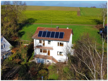 Südansicht Haus - Haus kaufen in Hebertshausen / Prittlbach - MIT WEITBLICK INS GRÜNE! Gepflegtes Einfamilienhaus in idyllischer Lage bei Hebertshausen