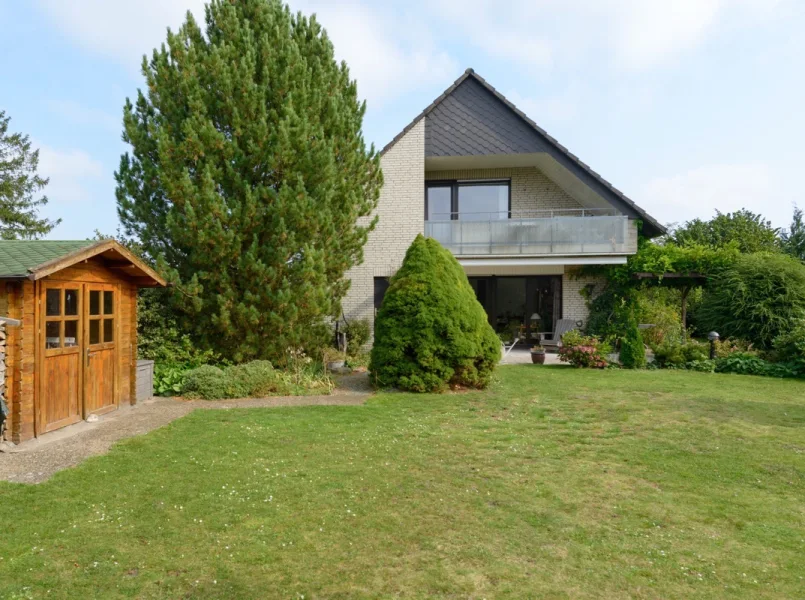 Garten mit Gerätehaus