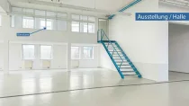 Ausstellung-Halle-Treppe-zu-Büros-im-ZG