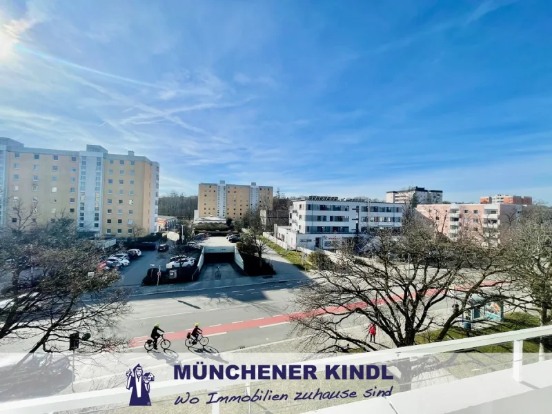 Blick vom Balkon - Wohnung kaufen in München - ***4% RENDITE - LUKRATIVE KAPITALANLAGE IN MÜNCHEN-GROßHADERN***