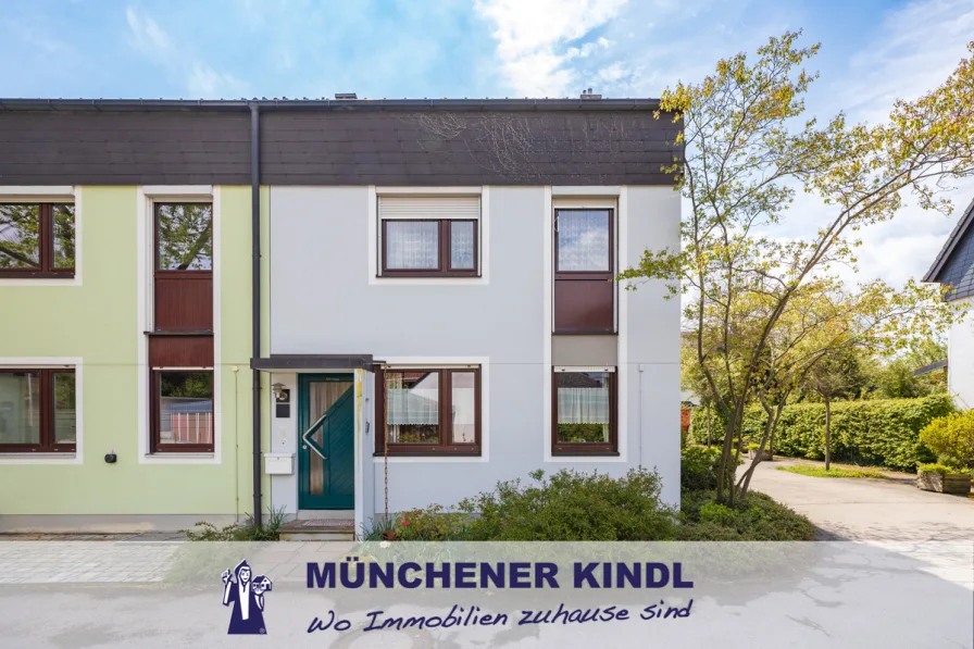 Außenansicht vorne - Haus kaufen in Geretsried - ***Hier kann Ihr Familientraum wahr werden***