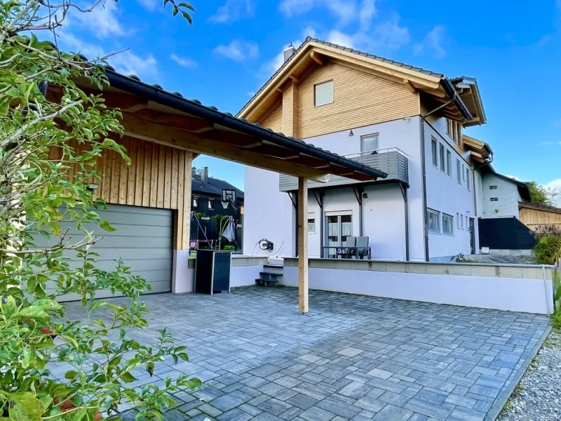 Zufahrt Garage - Haus kaufen in Wielenbach - Doppelhaus-Villa mit sensationeller Aussicht in Wielenbach bei Weilheim im Alpenvorland