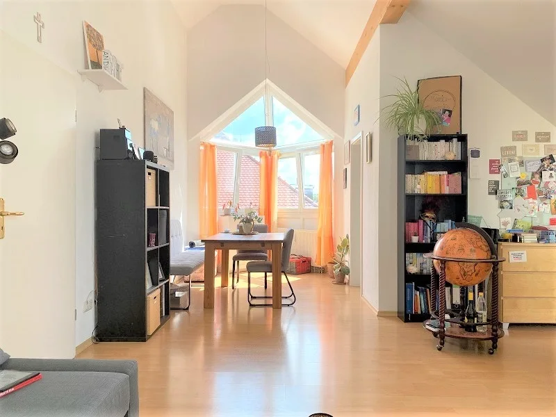 Wohnzimmer - Wohnung kaufen in München - Elegante, ruhige Dachgeschoßwohnung in Großhadern