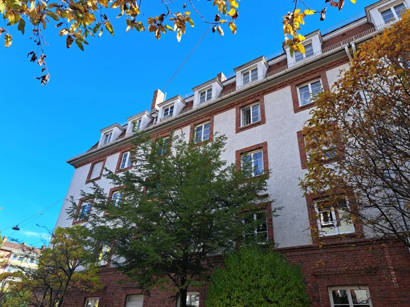 20231104_105034 - Wohnung kaufen in München - Ideale Kapitalanlage in denkmalgeschütztem Haus in Laim