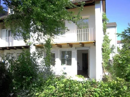 Terrasse - Haus mieten in München - REH in Pasing mit Gartenparadies für 2 Jahre