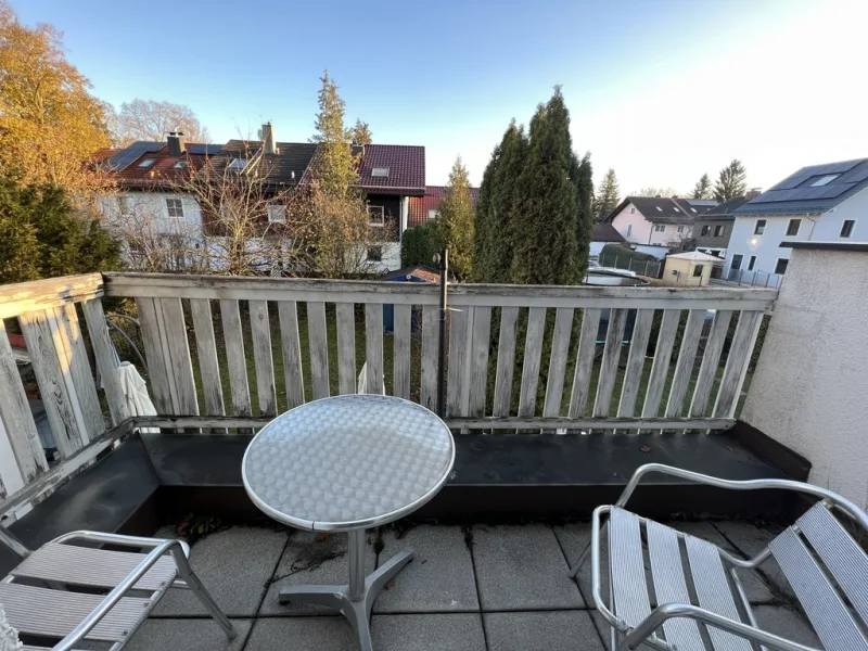 Balkon mit Blick in den Garten