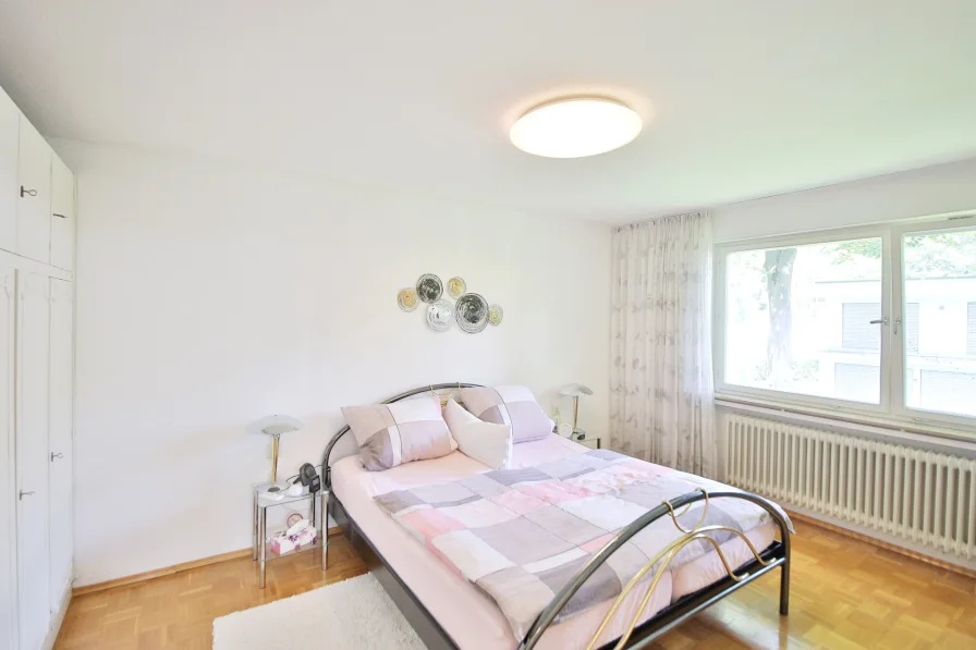 Geräumiges Schlafzimmer