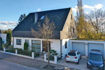 Außenansicht  - Haus kaufen in Steinmauern - Ihr Traumhaus in Steinmauern - großzügig und naturnah -mit zusätzlicher Nutzfäche von über 90 m²