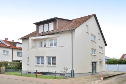 Außenansicht - Wohnung kaufen in Eggenstein-Leopoldshafen / Eggenstein - Helle, großzügige 2-Zimmer-Wohnung mit sonnigem Westbalkon