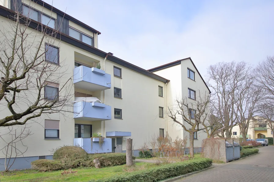 Außenansicht - Wohnung kaufen in Karlsruhe / Durlach - Helle 2,5-Zimmer-Wohnung mit Tiefgaragenstellplatz – ideal für Singles, Paare oder Kapitalanleger!