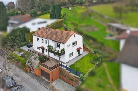 Ansicht von oben - Haus kaufen in Heidelberg / Ziegelhausen - Seltene Gelegenheit - Immobilie mit viel Potenzial und toller Aussicht in ruhiger Hanglage