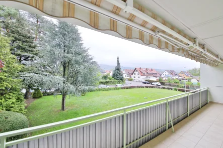 Aussicht vom Balkon - Wohnung kaufen in Bühl - Gepflegte 4-Zimmer-Wohnung mit 2 Balkonen - bereit zum Bezug