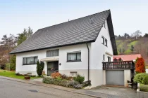 Eingangsbereich mit Garage