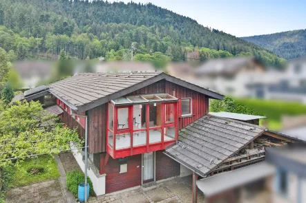 Außenansicht Richtung Süden - Haus kaufen in Bad Wildbad - Exklusives Architektenhaus im Schwarzwald – einzigartiges Wohnen für höchste Ansprüche.