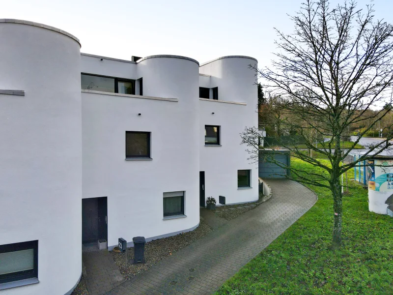 Titelbild - Haus kaufen in Pforzheim / Sonnenhof - Modernes Wohnen auf dem Sonnenberg – Reihenmittelhaus mit Weitblick und hochwertiger Ausstattung