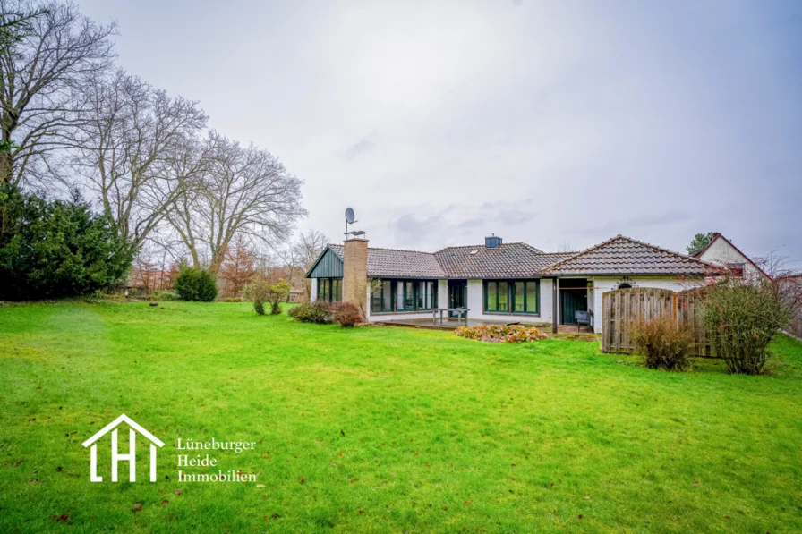 Außenansicht - Haus kaufen in Bad Bevensen - **Charmanter Bungalow in ruhiger Lage zu verkaufen**