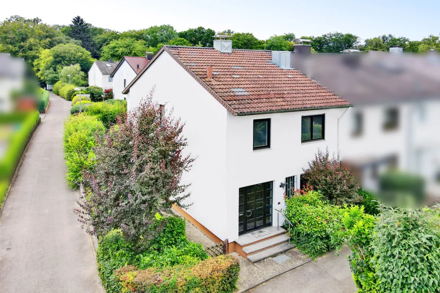 Außenansicht - Haus kaufen in Sindelfingen - Charmantes Einfamilienhaus in Sindelfingen: Ruheoase mit Stadtanbindung