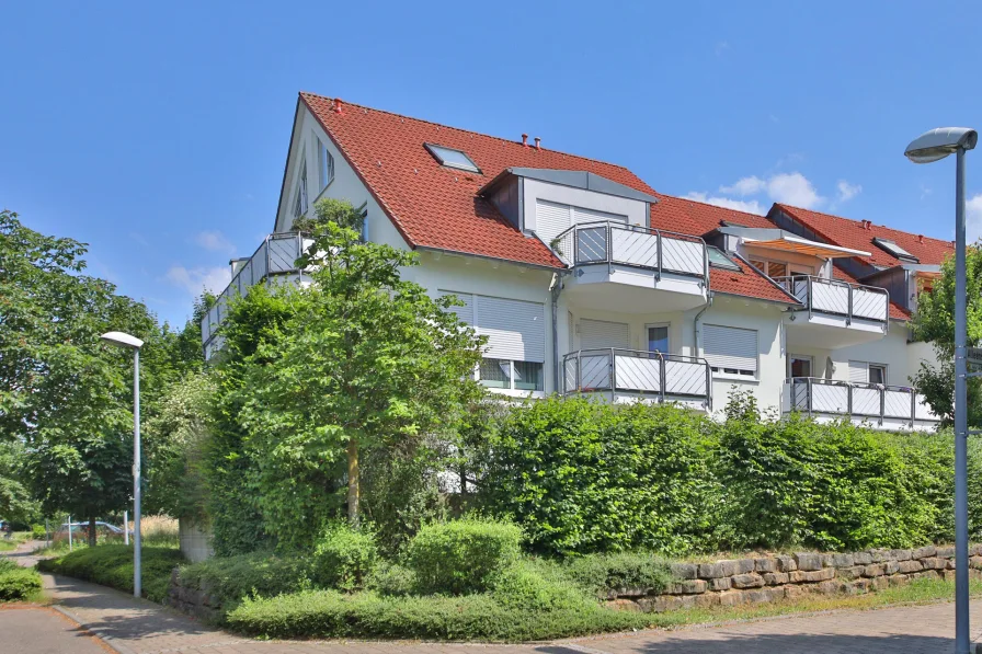 Außenansicht - Wohnung kaufen in Tamm - Exklusive Maisonette-Wohnung mit traumhaftem Studio und Panoramablick