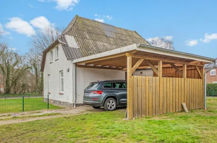 Carport - Haus kaufen in Satrup - Klassisches Einfamilienhaus aus 1892