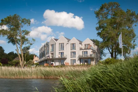 Ansicht vom Wasser - Wohnung kaufen in Kappeln - exlusiver Schleiblick vom Südbalkon