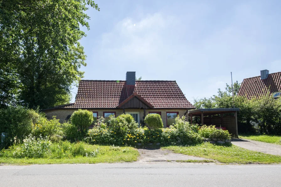 mit Carport - Haus kaufen in Kappeln - Stadtnah mit herrlichem Garten hinterm Haus