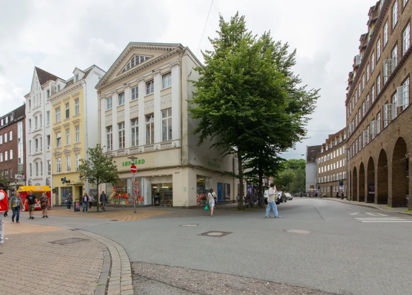 Außenansicht - Wohnung mieten in Flensburg - Großzügige Altbauwohnung auf zwei Etagen mit Terrasse