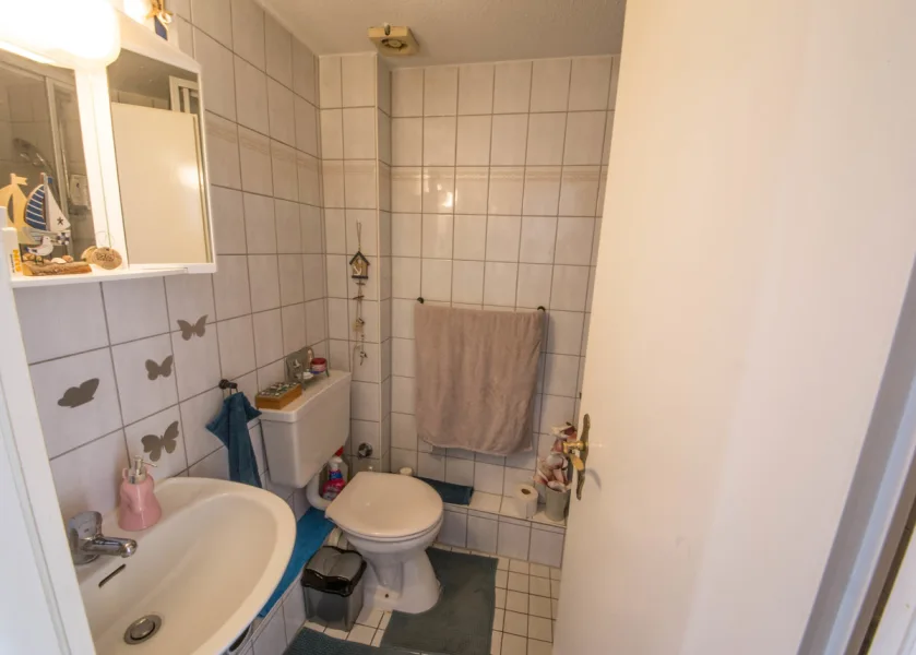 Badezimmer Wohnung OG links