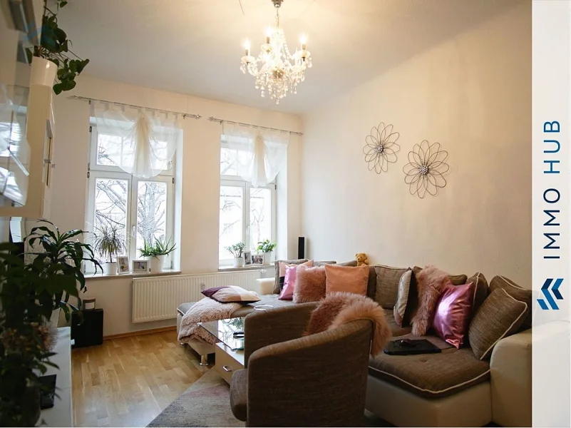 Wohnzimmer  - Wohnung kaufen in Leipzig - ++ wunderschöne 2-Zimmerwohnung mit Südbalkon und Außenstellplatz ++