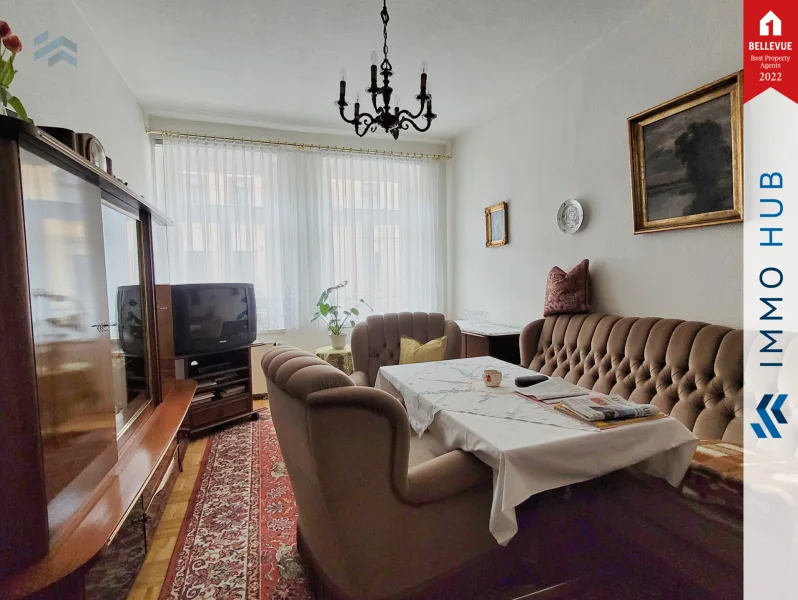 Wohnzimmer - Wohnung kaufen in Leipzig - ++ attraktive Kapitalanlage in begehrter Lage mit Balkon und Parkettboden ++