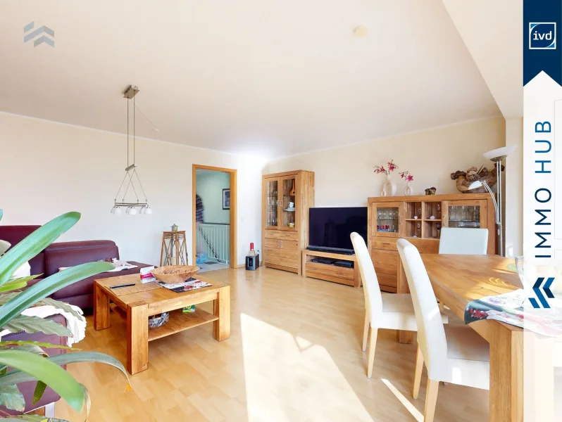 Wohnzimmer - Wohnung kaufen in Leipzig - ++ Bezugsfreie 3-Raum-Maisonettewohnung mit Balkon & Terrasse nahe des Kulkwitzer Sees ++