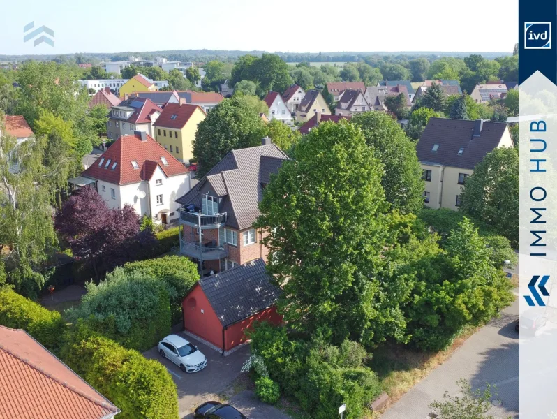 Mehrfamilienhaus mit Grundstück - Haus kaufen in Bitterfeld-Wolfen - ++ Klinkerfassade, große Wohnungen  in unmittelbarer Nähe zum Goitzsche See  ++