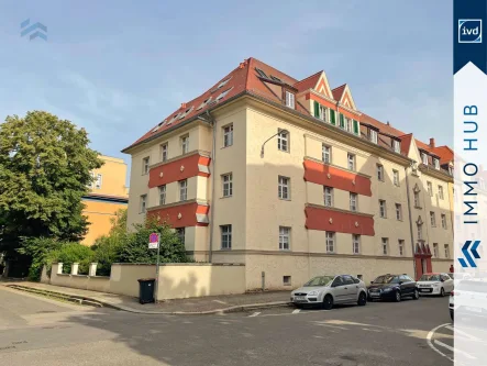 Hausansicht - Wohnung kaufen in Leipzig - ++ Balkon, Wintergarten, Stellplatz und direkt am Mariannenpark gelegen ++