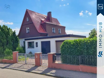 Hausansicht Vorderseite - Haus kaufen in Leipzig - ++ Einfamilienhaus, traumhaftes Grundstück, Doppelgarage! Ihr neues Zuhause in Leipzig ++