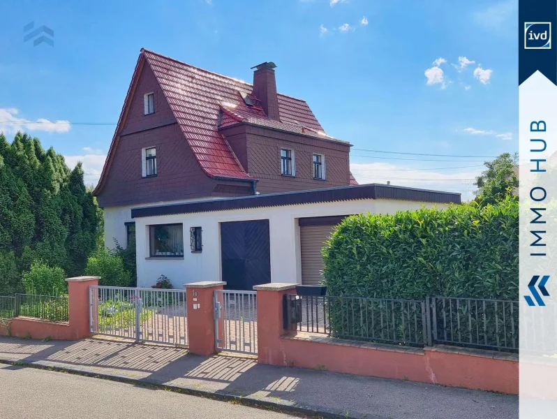 Hausansicht Vorderseite - Haus kaufen in Leipzig - ++ Einfamilienhaus, traumhaftes Grundstück, Doppelgarage! Ihr neues Zuhause in Leipzig ++