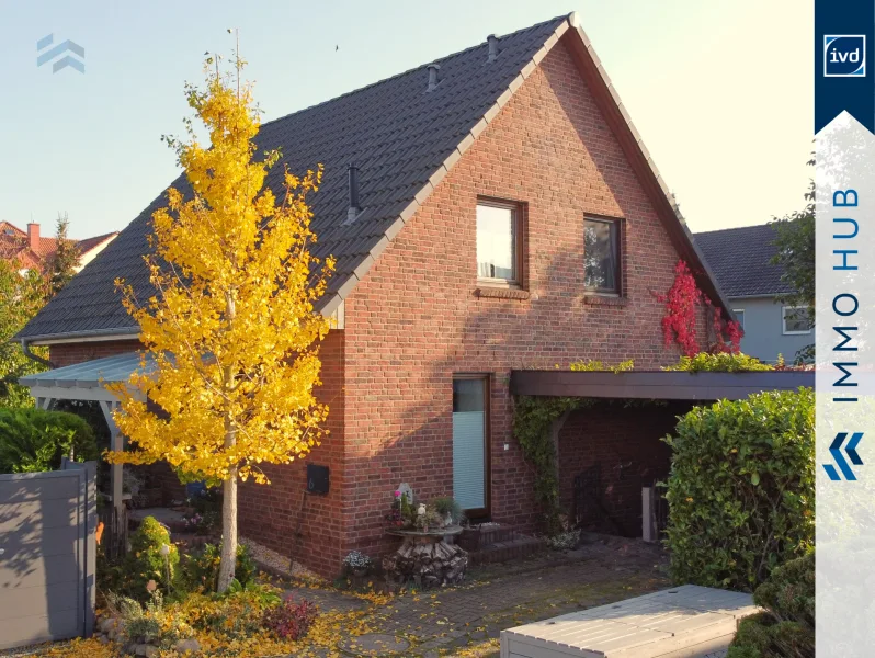 Hausansicht und Carport