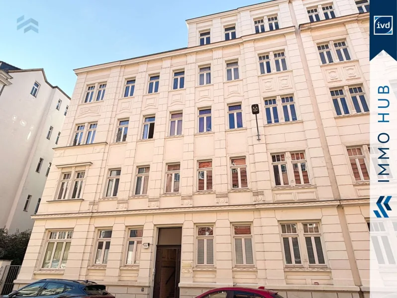 Hausansicht - Wohnung kaufen in Leipzig - ++ 3-Zimmer, Stuck & Balkon an der Grenze zum Zentrum-Süd ++