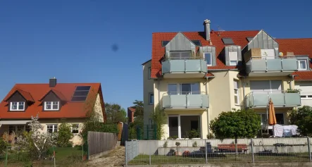 Außenansicht Haus - Wohnung mieten in Nürnberg-Thon - Hochwertige Terrassenwohnung über 2 Etagen - ideal für jede Familie