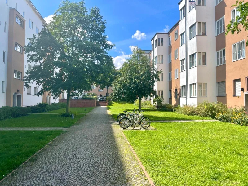 Hausansicht - Wohnung kaufen in Berlin - vermietete Wohnung an der Spree