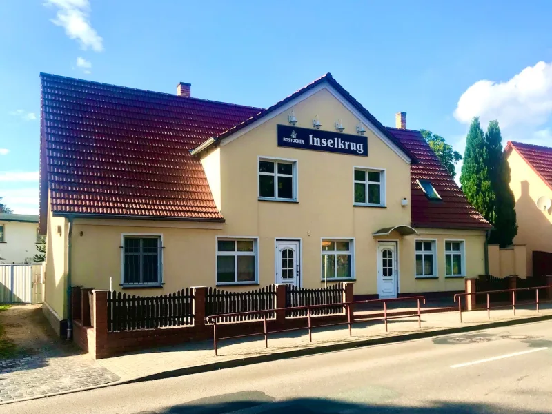 Straßenansicht - Haus kaufen in Zirchow - Sofortmieteinnahmen + großzügige Erweiterungsmöglichkeiten *provisionsfrei*