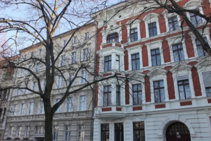 Hausansicht - Wohnung kaufen in Berlin - Gemütliche 3-Zimmerwohnung in Spandau