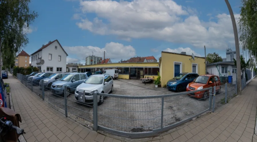 Geländeansicht - Halle/Lager/Produktion kaufen in Fürth - Lagerhalle oder Autoverkaufsplatz mit Wohnhaus in Fürth-Süd - Gegen Gebot