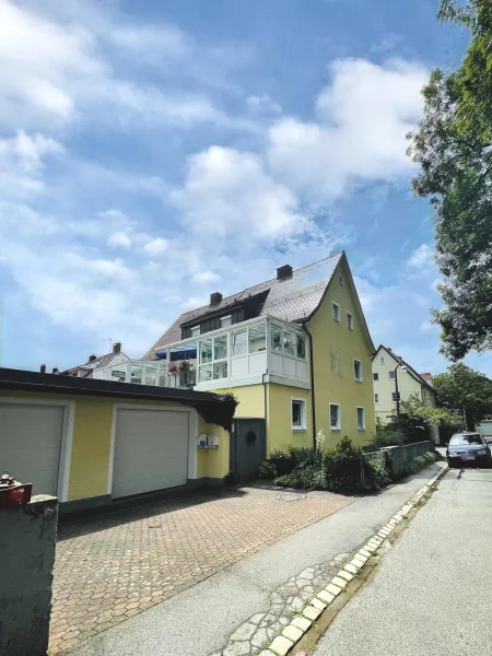 Doppelgarage inklusive - Haus kaufen in Mindelheim - Modernisierte Haushälfte mit zeitlosem Charme