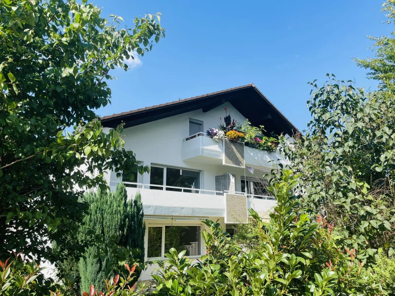 Außenansicht - Wohnung kaufen in Bad Grönenbach - Vermietete DG-Wohnung mit Süd-Balkon!