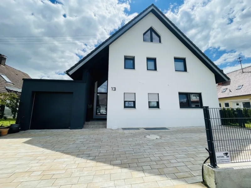 Außenansicht - Haus kaufen in Memmingen - Viel Platz für die ganze Familie!