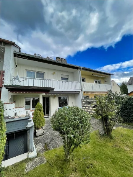 Blick vom Garten - Haus kaufen in Buxheim - Ein kleines Reich für sich!