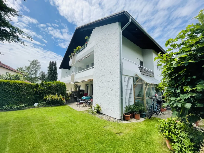 Außenansicht - Wohnung kaufen in Bad Grönenbach - OG-Wohnung mit großem Balkon!