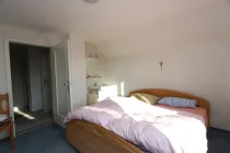 Schlafzimmer DG