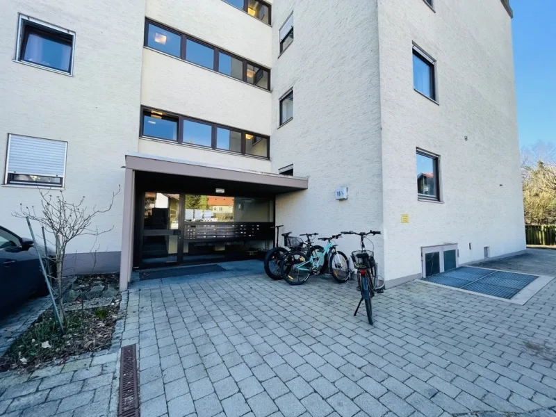 Außenansicht Eingang - Wohnung kaufen in Memmingen - Die perfekte Lage!