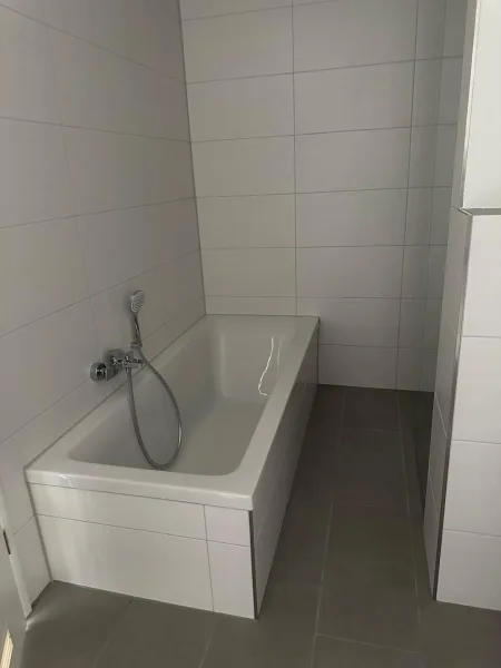 1. OG Bad-Dusche-WC